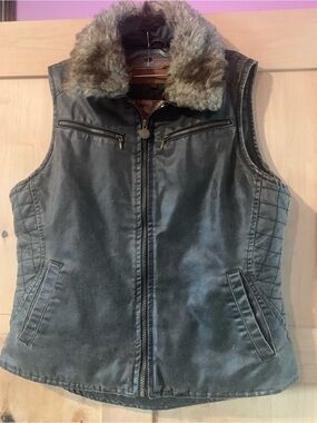 Women’s Outback Trading Co. Abington Vest ( made in USA )